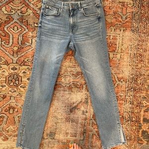 H&M skinny/ straight leg jeans with ankle slit, distressed light medium blue s10